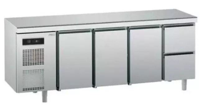 Холодильный стол SAGI