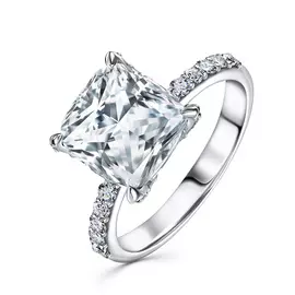 Кольцо c бриллиантами