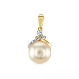 Золотая подвеска c бриллиантами и жемчугом