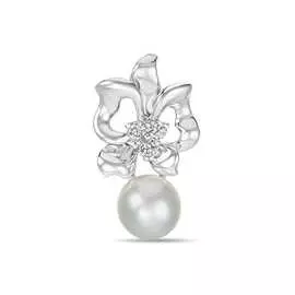 Золотая подвеска c бриллиантами и жемчугом