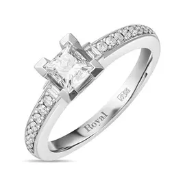 Золотое кольцо c бриллиантами