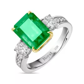 Золотое кольцо c бриллиантами и изумрудом