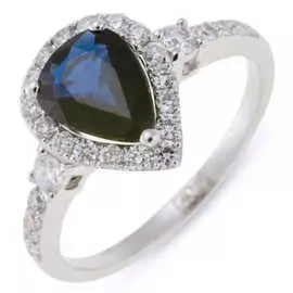 Золотое кольцо c бриллиантами и сапфиром