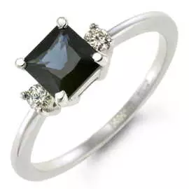 Золотое кольцо c бриллиантами и сапфирами