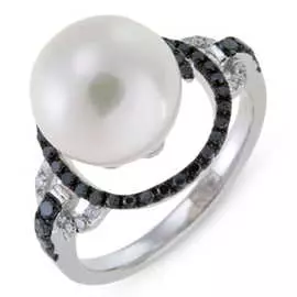 Золотое кольцо c бриллиантами и жемчугом