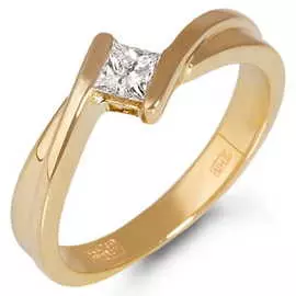 Золотое кольцо c бриллиантом