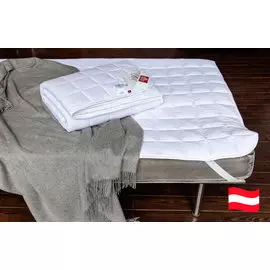 Наматрасник с резинками по углам Mattress Kinder 4 Seasons Grass