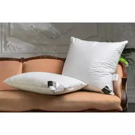 Подушка Trois Couronnes Royal Wild Duck Down Medium 60x60 см