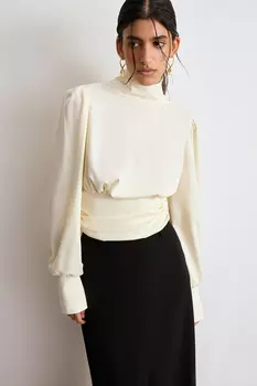 Блузка из сатина с объемными рукавами