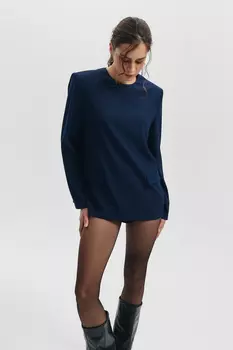 Блузка оверсайз силуэта из костюмной ткани