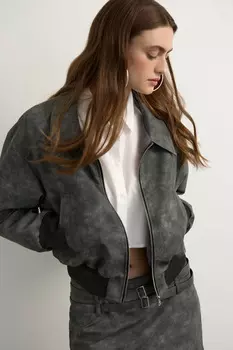 Бомбер укороченный из экокожи