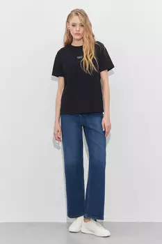 Джинсы прямого кроя с завышенной талией