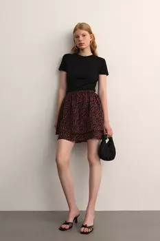 Футболка прилегающего силуэта