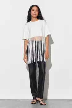 Футболка с бахромой