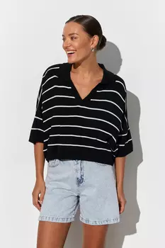 Футболка в тонкую полоску с воротником