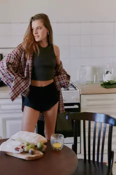 Кроп-топ трикотажный в рубчик