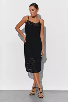 Платье из кружева с тонкими бретелям