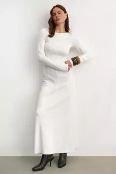 Платье макси из трикотажа с рельефами