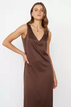 Платье прямое из атласа