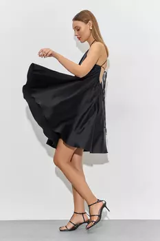 Платье расклешенного силуэта из атласа