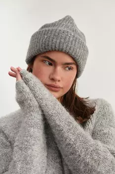 Шапка вязаная в рубчик