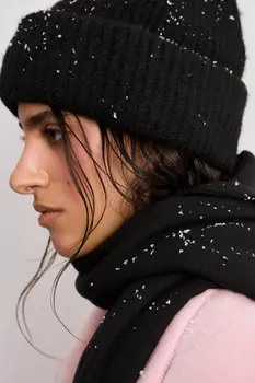 Шапка вязаная в рубчик