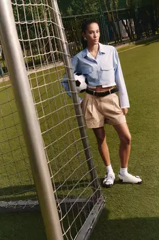 Шорты из плотного хлопка с защипами