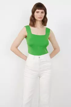 Топ на широких бретелях