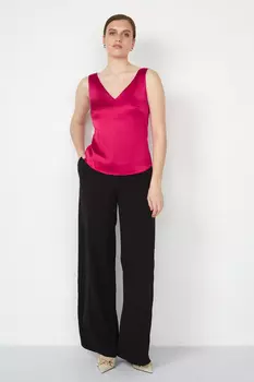 Топ с треугольным вырезом