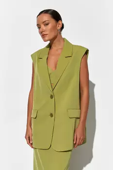 Жилет с широкими плечами