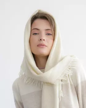 Косынка из шерсти UL бежевая