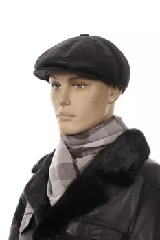 Шапка мужская из эко-кожи