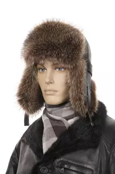 Шапка мужская из натуральной кожи с енотом