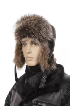 Шапка мужская из натуральной кожи с енотом