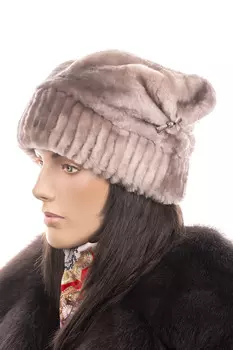 Шапка женская из мутона