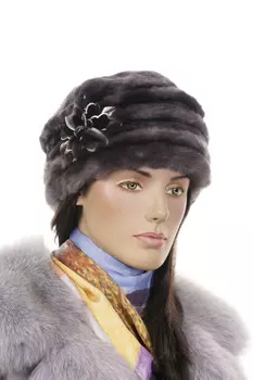 Шапка женская из мутона