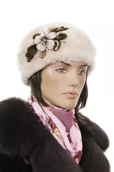 Шапка женская из мутона