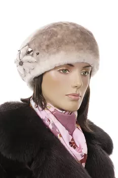 Шапка женская из мутона