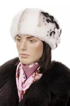 Шапка женская из мутона