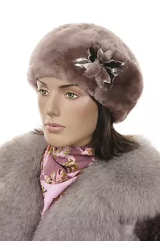 Шапка женская из мутона