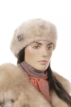 Шапка женская из мутона