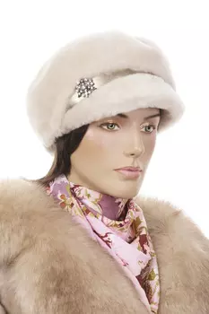 Шапка женская из мутона