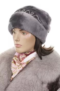 Шапка женская из мутона