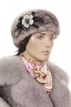 Шапка женская из мутона