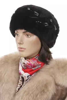 Шапка женская из мутона