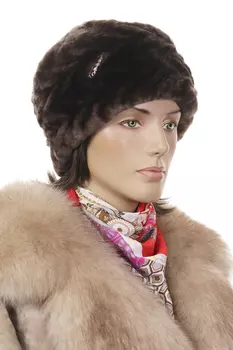 Шапка женская из мутона