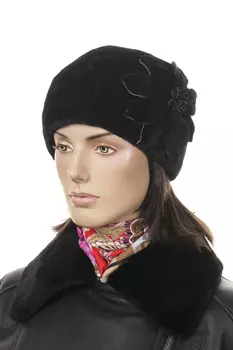 Шапка женская из мутона