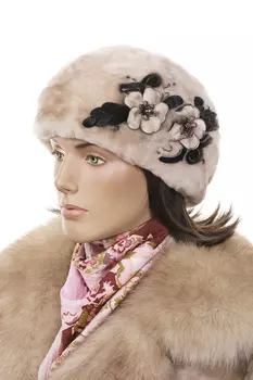Шапка женская из мутона