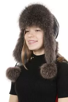 Шапка женская из натуральной кожи с енотом