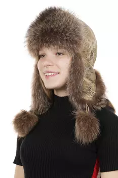 Шапка женская из натуральной кожи с енотом